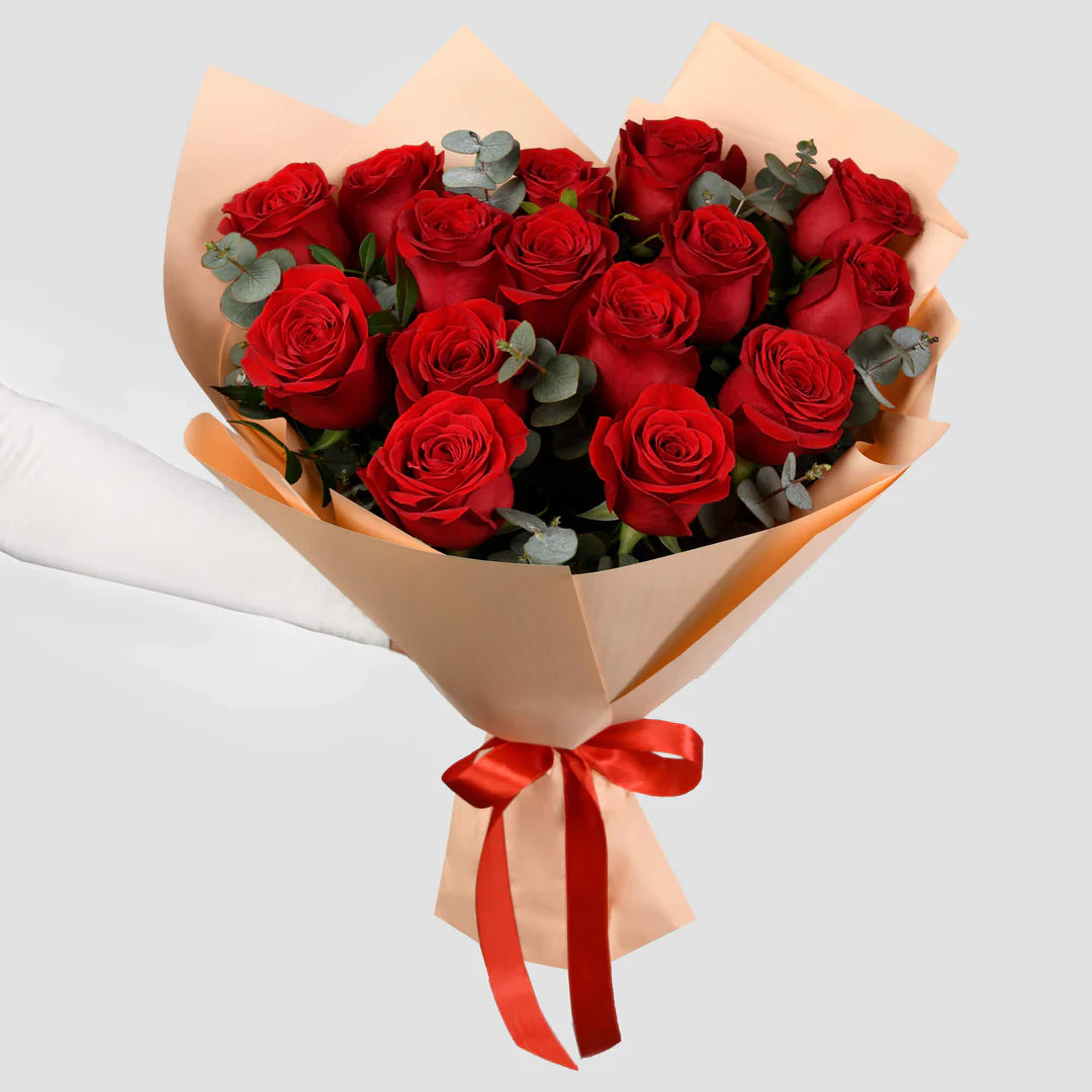 Bouquet of 15 Red Roses By Flower Delivery Dubai for Birthday