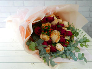 Red & Peach Roses Bouquet — fresh flowers, same day delivery in Dubai — arrangement view