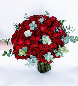 100 Red Roses Bouquet By Flower Delivery Dubai for Friendship