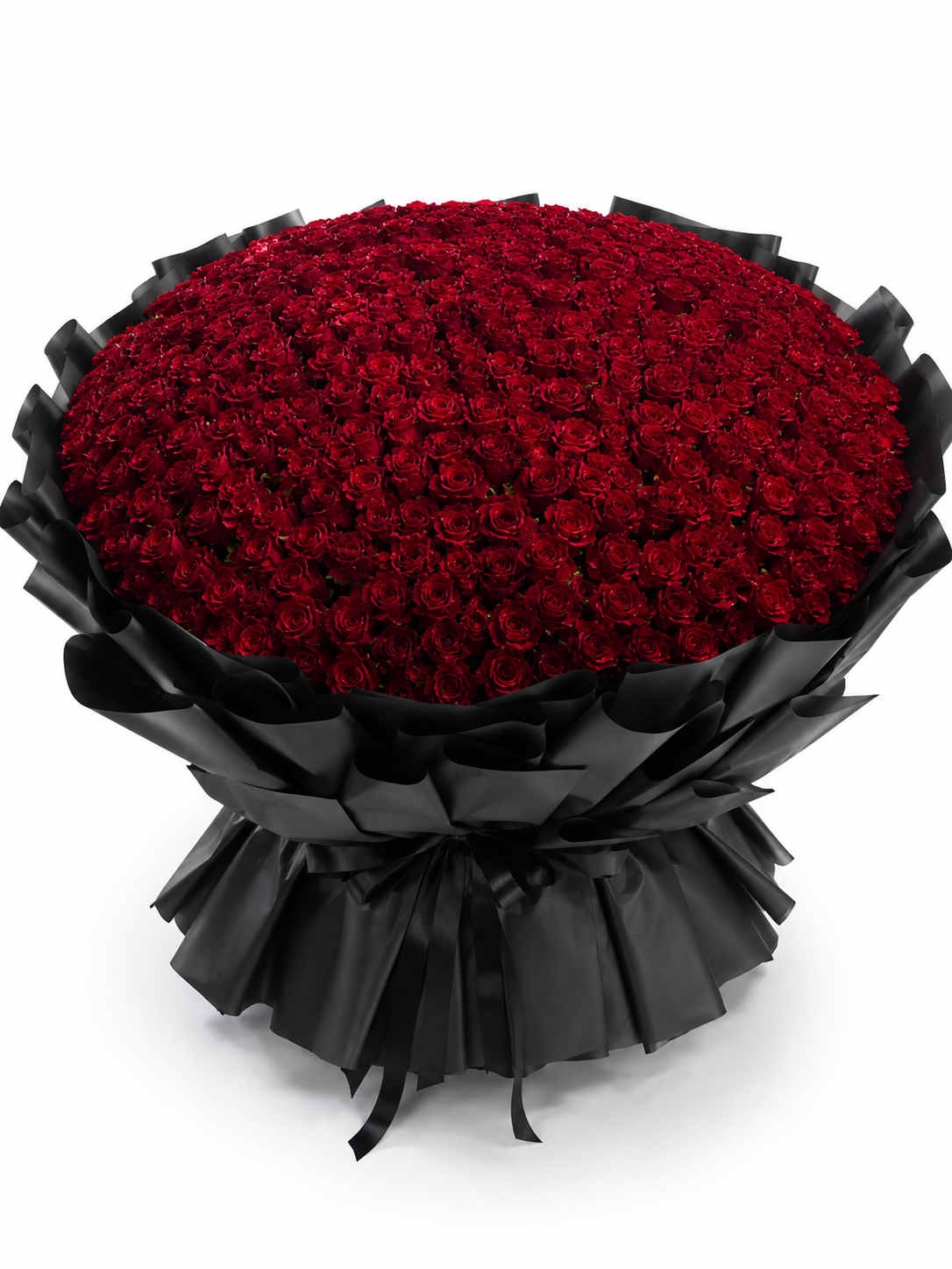 1000 red roses arranged into a grand bouquet — luxury flower delivery in Dubai