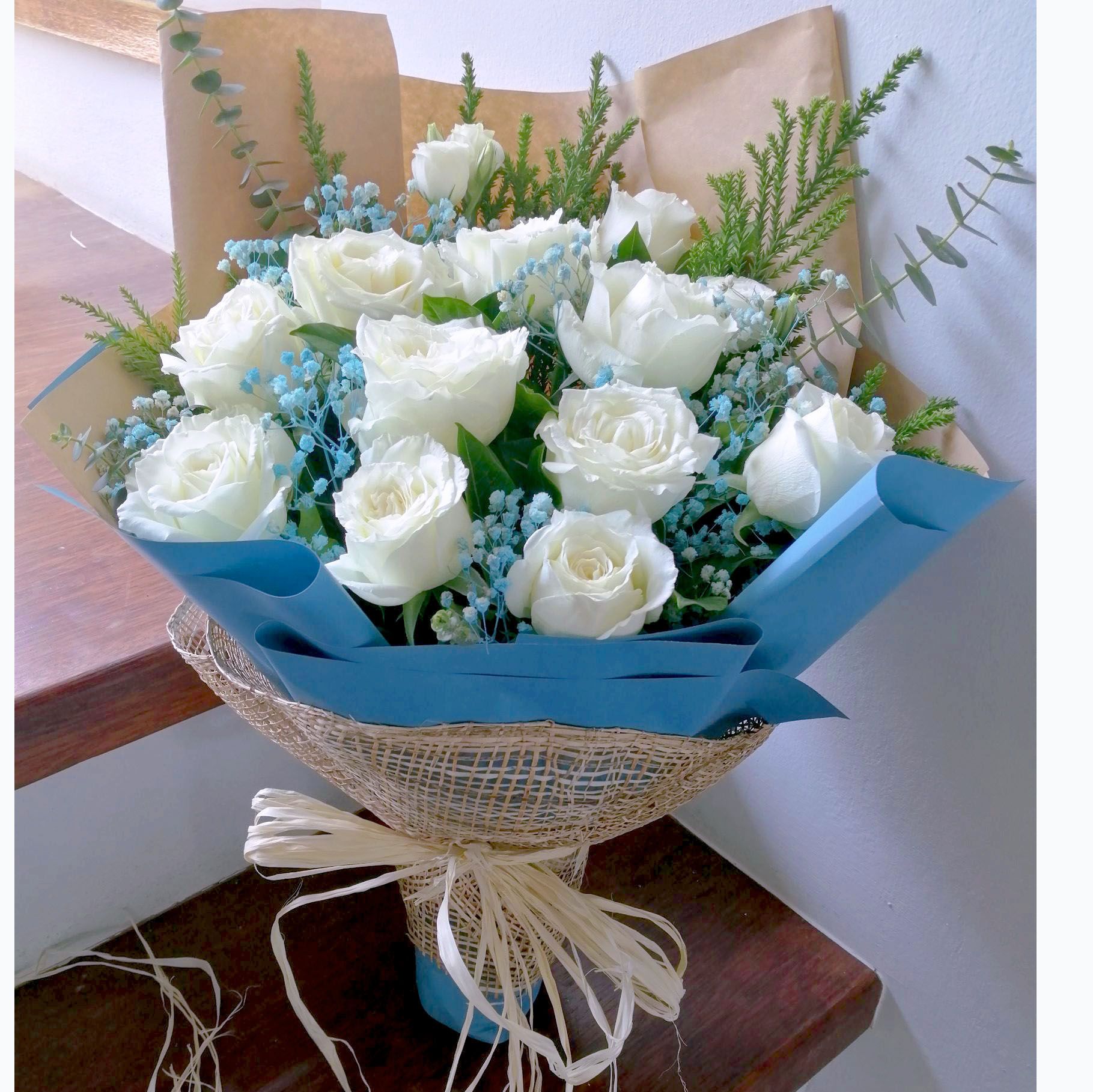 12 White Roses Classic Bouquet — fresh flowers, same day delivery in Dubai