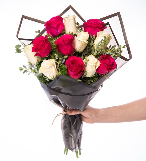 Bouquet of 12 Red & White Roses By Flower Delivery Dubai for Anniversary