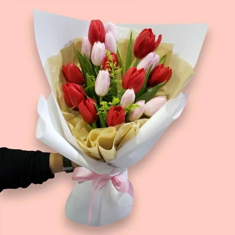 Mixed Pink & Red Tulip Bouquet — fresh flowers, same day delivery in Dubai