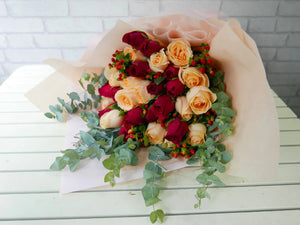 Red & Peach Roses Bouquet — fresh flowers, same day delivery in Dubai — close-up