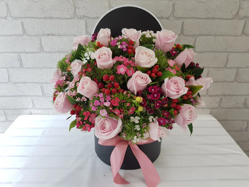 Roses & Sweet William Bouquet By Flower Delivery Dubai for Valentines Day